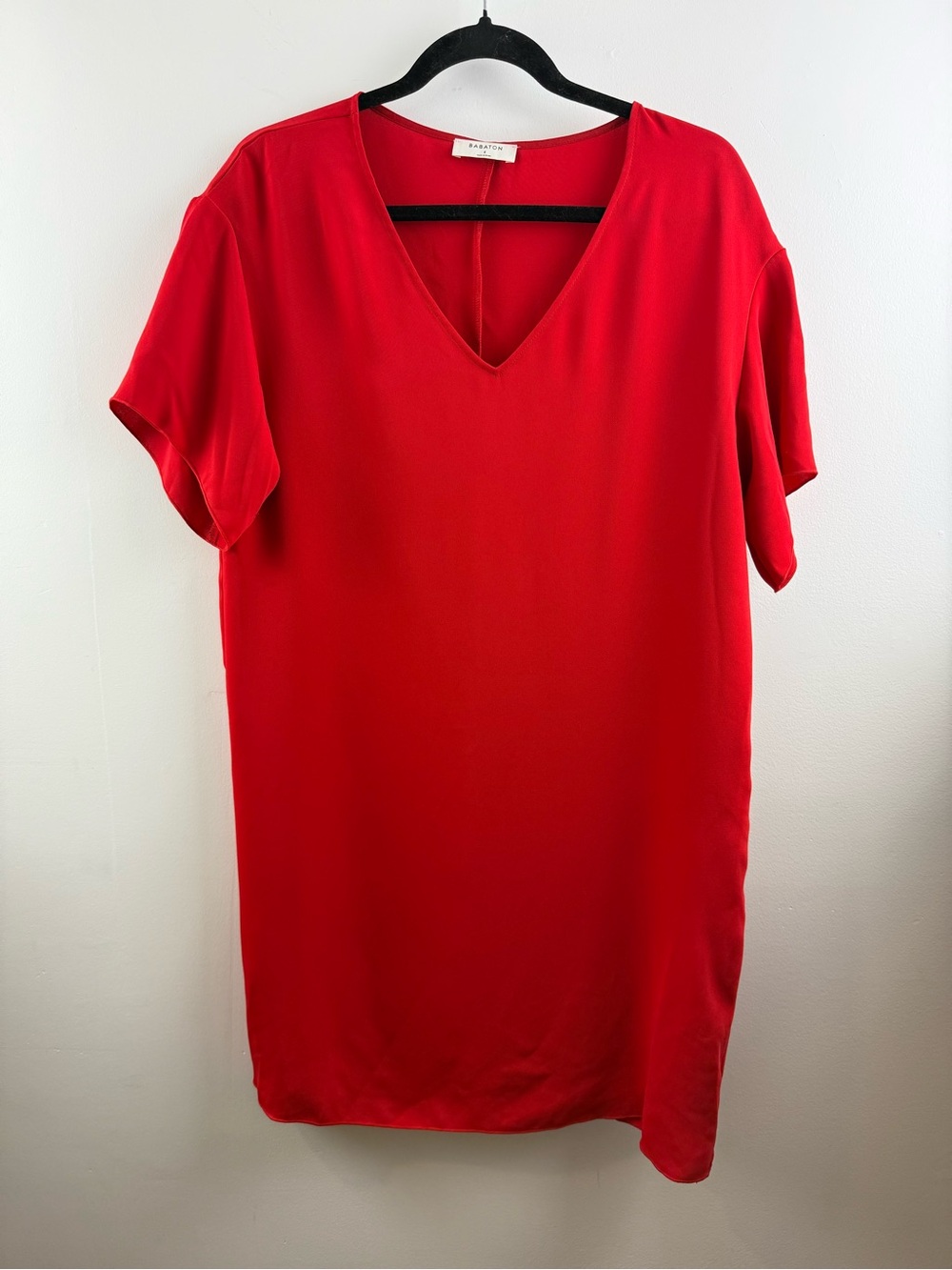 Babaton Aritzia Aaron V-Neck Shift Dress Red Short Sleeve Small